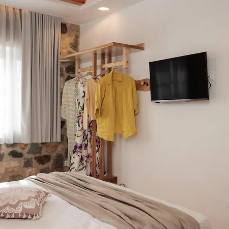 Boriadon Rustic Countryside Homes Vivlos